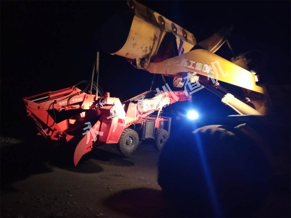 永力通礦用扒渣機作業 (4).jpg 永力通礦用扒渣機作業 (4).jpg